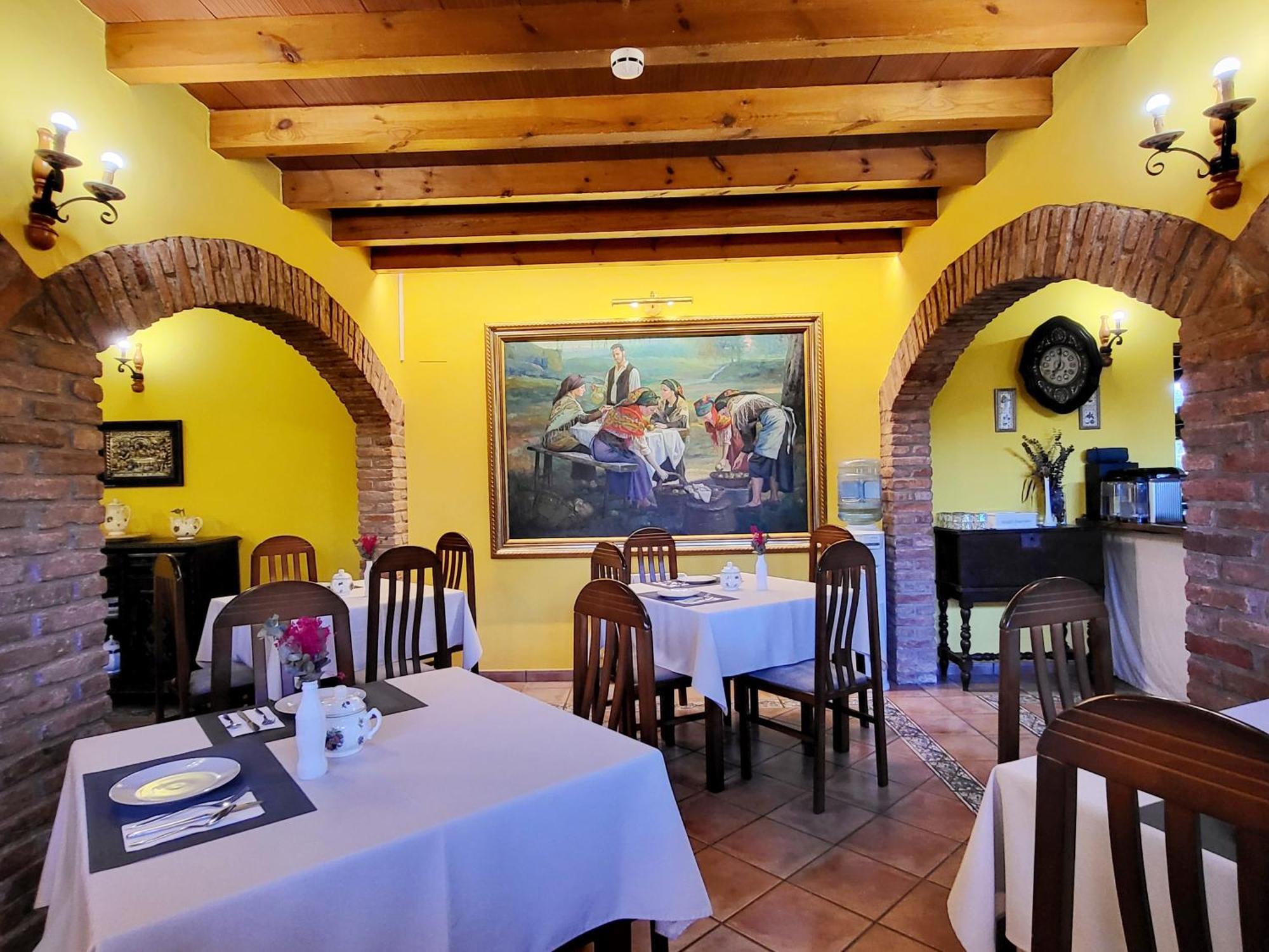 Hotel La Biesca Sebrenu